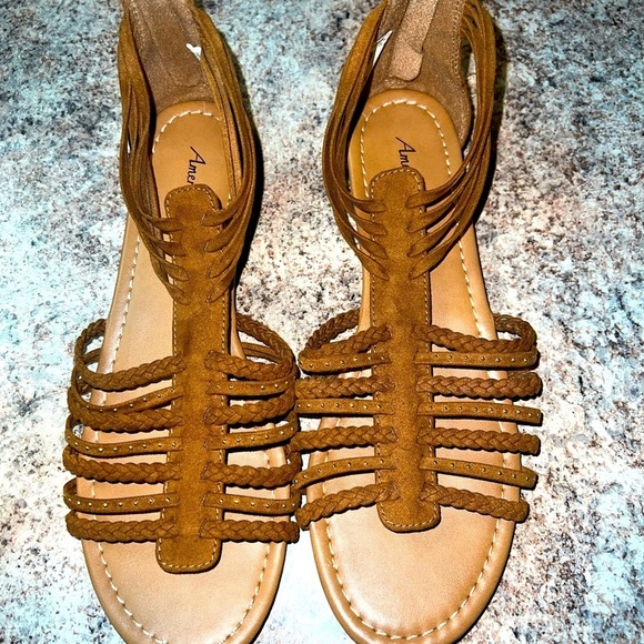 American Eagle Outfitters Shoes - American Eagle Sandals